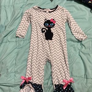 Marie Nicole one piece outfit. Chevron grey & white , cute black car. Size 18-24